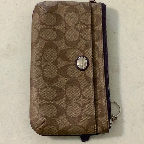 Coach Handbags - ❤️ COACH signature leather wristlet without the wrist handle. Purple lining.